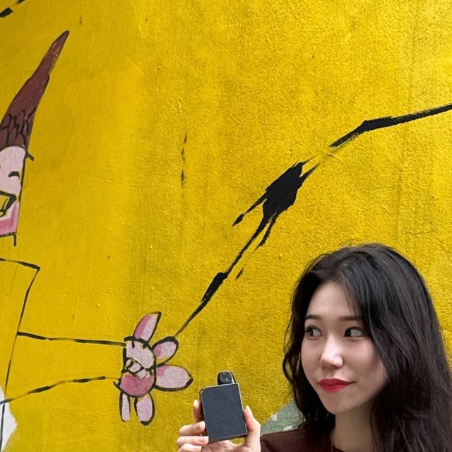 𝒮.𝐻𝑒𝑒 on Instagram: "#광고 에어크림 101 에어크림만의 독보적인 디자인과 4ML 높은 휴대성의 카트리지, 그리고 일체형 팟에선 절대 볼 수 없는 오래가는 코일 수명까지🖤 특히 액상 조절