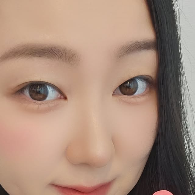 구혜진(케이크스페이스) on Instagram: "#광고
봄 맞이 메이크업?! 올리브영에서 쇼핑했어요🛍

구름처럼 보송보송한 투에이엔 포켓 코튼 블러링 스틱🩷
얼룩 없이 여리하게, 톤온톤 메이크업 OK
올리브영 단독 기획 구성으로 핑거 퍼프 증정까지 !!

미세 블러 파우더로 모공과 요철까지 싹~ 맑고 뽀용뽀용❤
투에이엔 듀얼치크로 자연스럽게 생기를 더해요

오묘하게 빛나는 핑크 오로라 빔으로 포인트
투에이엔 퓨어 글래시 하이라이터로 핑크 광채 뿜뿜🤍

살구에 우유 한 방울 섞인 듯 맑은 생기 가득
밀키한 살구빛 팔레트, 투에이엔 베러미 아이팔레트 10피크닉

베이지라고 다 같은 베이지가 아니다 !!
섬세하게 구성된 페어링 베이지 컬렉션
#쿨베이지 #데일리뮤트 투에이엔 베러미 아이팔레트 05디어미

올리브영 전체 판매 랭킹 1-3위를 차지한
투에이엔 블루밍 가든 컬렉션(25년 1월 3일 기준)
가까운 올리브영에서 만나요 :)
.
.
.
#투에이엔 #블루밍가든 #올영추천 #봄웜 #봄웜라 #듀얼치크 #하이라이터 #2aN"