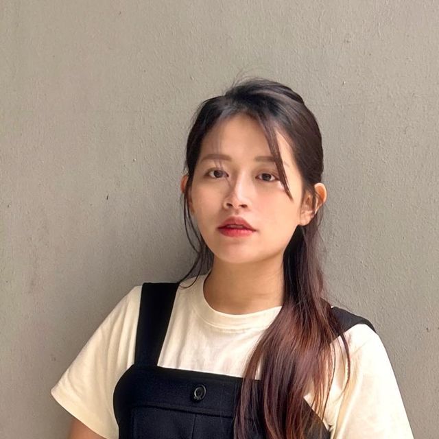 하이링 ღ on Instagram: "#광고 @adaul_official 오랜만에 귀여우면서도 캐주얼한 원피스 발견!🖤 데이트룩으로도 예쁘고 하객룩으로도 너무 센스 있단 말이야! 무엇보다 소재가 너무 고급스러워서 정말 오래오래 동안 입을 수 있을 것 같아요!!🖤

#ADAUL#어다울#원피스#미니원피스#레이어드#하객룩#데이트룩"