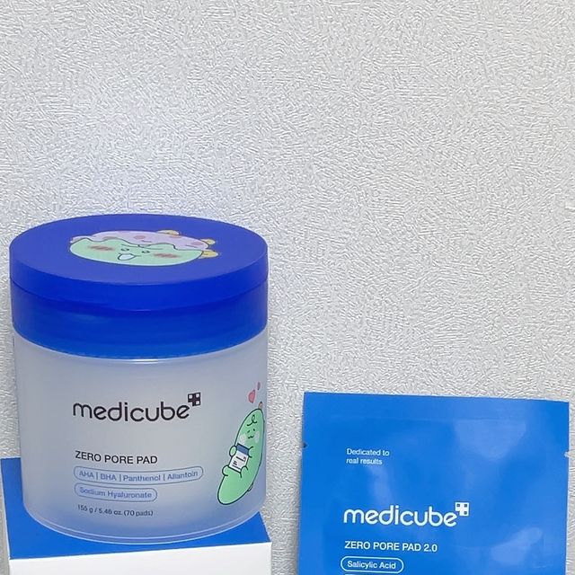 샐리 하우스 🏠 on Instagram: "#광고 #샐리뷰티💄 @medicube_korea 제가 캐릭터 중에 #죠르디 를 엄청 좋아하거든요!!! #메디큐브 #토너패드 와의 콜라보 참을수 없지 🤭💙 . . 🏷 #제로모공패드 2.0