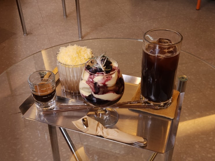 [합정] 합정 디카페인 전문 신상카페☕️✨️🧡