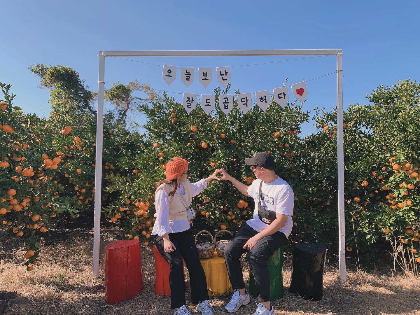 둘 이 찍은 사진이 이렇게 없네 ㅠㅠ
신행을 다시 추억하며
같이 자주 찍어봅시다 
#계정지키기 #계정지키기챌린지❤️