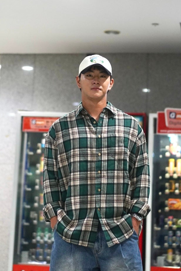 간절기 필수템 🌿 스탠다드에러 체크셔츠로 꾸안꾸 완성!