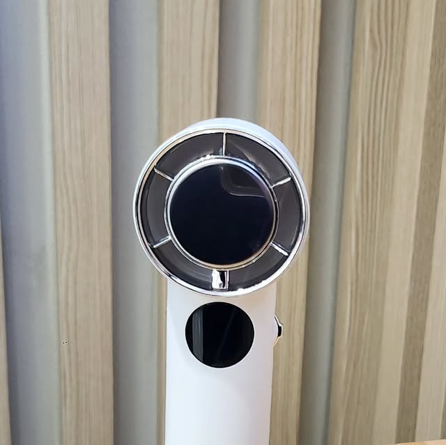 세0 on Instagram: "#광고
요즘 같은 무더위엔 이것만 한 게 없어요🍃
컴팩트한데 바람은 시원하게!
소음도 거의 없어서 아이 잘 때도 안심이에요 :)
요즘 우리 집 최애템, #SMIRIA선풍기 💨

@smiria_official

#SMIRIA #스미리아 #스미리아선풍기 #휴대용선풍기 #무선선풍기 #탁상선풍기
#여름필수템 #여름가전 #시원한하루 #육아템 
#여름준비끝 #일상 #일상스타그램 #팔로우 #daily #소통 #선팔 #맞팔#데일리 #좋아요 #좋반 #|4| #f4f #선팔하면맞팔#소통해요
#좋아요반사 #ootd #육아"