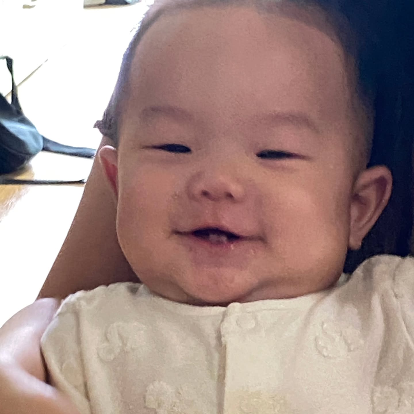 외증조할미 집에 가서 너무 좋은 김이안씨 😝