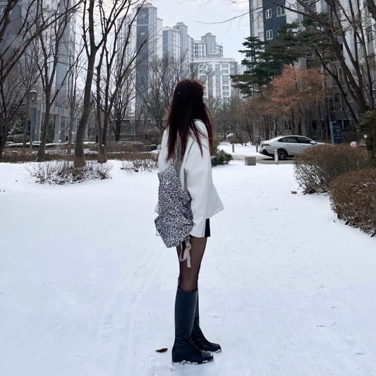아이러니포르노 화이트라인 스웨이드 자켓 아이보리 착용 후기
