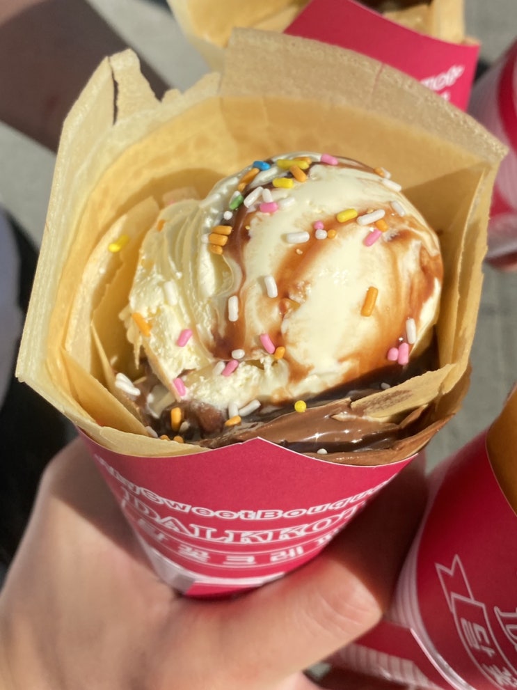 홍대입구역 마포 디저트 크레페 대표 맛집 달꽃크레페 홍대점
