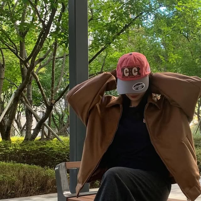 ᴴᵞᵉ on Instagram: "#광고 #STANDARDERROR #레더자켓
🍂🍁
#가을데일리룩

클래식한 카라넥에 빈티지한 크랙효과 들어간
원단이 매력적인 루즈핏 #자켓 
애정하는 스탠다드에러 #간절기아우터 로 딱이잖아
🧥

#스탠다드에러  #남여공용자켓  #데일리룩 #자켓추천  #스웨이드자켓 #jacket #パンツ  #outer"