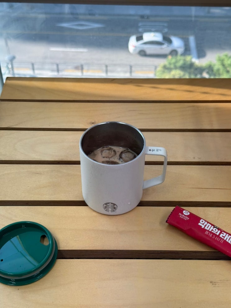 눈이 번쩍! 야근극복엔 맥널티 악마의 라떼 고카페인 믹스커피