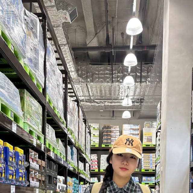 혜윤_ʜʏᴇʏᴜɴ on Instagram: "#광고 
@standarderror_official 
[스탠다드에러 87-STAN207 그린]

⭐️예쁘게 떨어지는 오버핏 실루엣
⭐️클래식한 체크 패턴

빈티지한 컬러감으로 다양하게 휘뚜루 마뚜루
편하고 트렌디하게 스타일링 가능한 셔츠💚💙

원단도 부드럽고 편해서 요새 정말 자주입는 셔츠에요 ◠‿◠ꕤ
.
.
#스탠다드에러 #standarderror #남여공용셔츠 #셔츠 #셔츠추천 #반팔셔츠 #오버핏 #체크셔츠 #여름셔츠 #shirt #checkshirt #short_sleeved_check_shirt #패키지 #반팔셔츠패키지 #셔츠패키지"