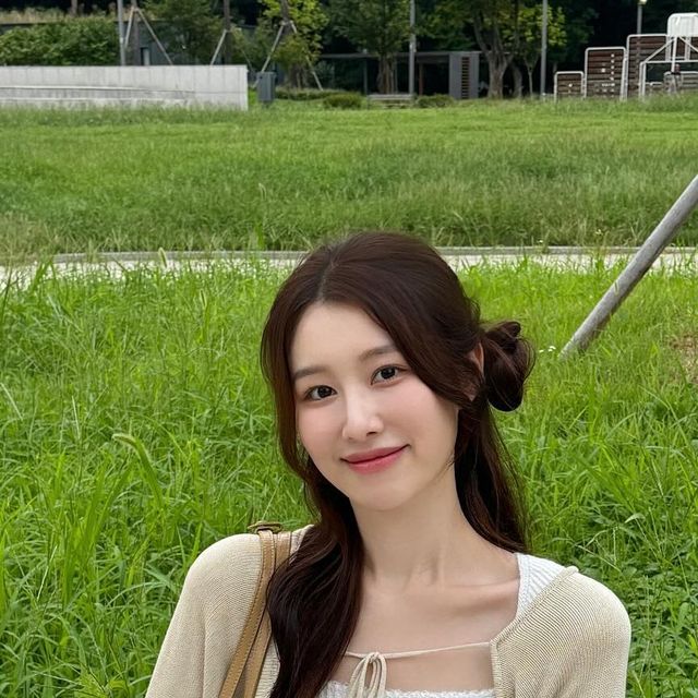 @im.ryani on Instagram: "요즘 날씨에 걸치기 좋은 니트 볼레로 ꔫ めっちゃかわいい💭 #광고 #비바브라운 #여자가디건 #크롭가디건 #상의 #탑 #Bolero #top #knitwear #vivabrown #ビバブラウン #上衣 #カー