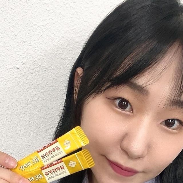 백주현 on Instagram: "#광고 [글루텐분해 골드 카무트® 브랜드밀 발효효소] 
 .
평소에 건강식품으로 효소를 잘 챙겨먹는 편인데요
#맥널티바이오 에서 출시한 발효효소를 먹어보았습니다!
 ⠀
소포장 되어있어 들고다니기도 간편하고
먹어보니 미숫가루맛이 나서 물없이도 맛있게먹었어요
✅캐나다산 정품 #카무트효소 라서 
믿고 먹을 수 있습니다
 ⠀
빵순이인 저는 
✅#글루텐분해 까지 가능한 
맥널티바이오 발효효소믿고
마음껏 밀가루 섭취중입니다
🥖🍞🥪🥯🥐
.
효소먹으면 속이 끓는다 하셨던 분들
응가가 잘 안나와요 하셨던 분들
맥널티바이오의 
[글루텐분해 골드 카무트® 브랜드밀 발효효소] 
추천합니다 👍🏻

.
.
.
#카무트효소#효소#골드카무트효소#카무트#카무트효소효능#효소역가수치#카무트효소가격#카무트효소추천#카무트효능#곡물효소#카무트효소분말#탄수화물분해#분해효소#역가수치높은효소#골드카뮤트효소#카무트효소골드#카무트가루#카뮤트효소효능#골드카무트#카무트분말#호라산밀카무트#호라산밀효능"
