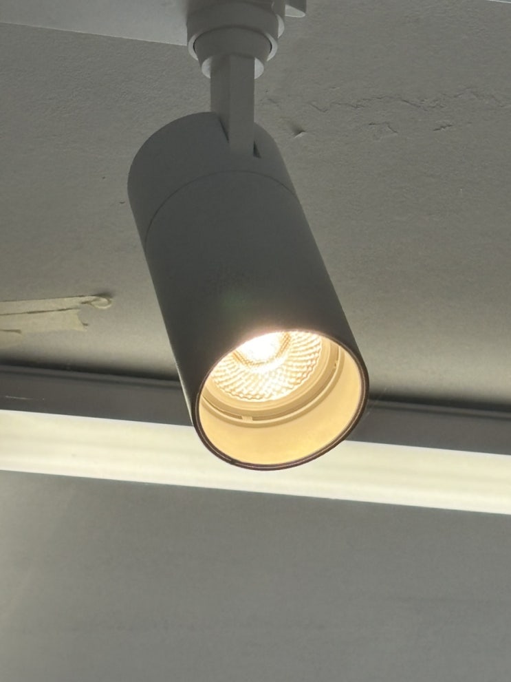 휴빛조명의 에이션트 COB LED 조명을 아라보자