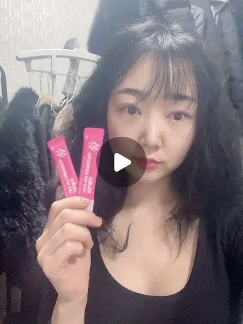 한별 on Instagram: "#협찬

요즘은 장 건강이랑 질 건강을 같이 챙기는 게 중요하다고 해서 찾다가 지노톡스 그로우 비타 프로바이오틱스 먹어보고 있어요.
프로바이오틱스 10억 CFU 보장이라 기본은 확실하고, 비타민D랑 아연도 같이 들어 있어서 따로 챙길 필요 없는 게 편하더라고요.

특히 질 유래 특허 유산균 10종이 들어간 제품이라 민감해진 컨디션 관리용으로 더 믿음이 갔어요. 출산 후나 컨디션 떨어질 때 챙겨 먹기 좋을 것 같아요.

분말 타입이라 물 없이도 입에서 사르륵 녹아서 캡슐 삼키기 힘든 분들한테도 추천!
하루 한 포로 장 + 질 건강까지 한 번에 관리 중이에요 🙂

#청소년질유산균
#질유산균
#질유래유산균
#초경유산균
생리유산균
생리질유산균
초경질유산균"