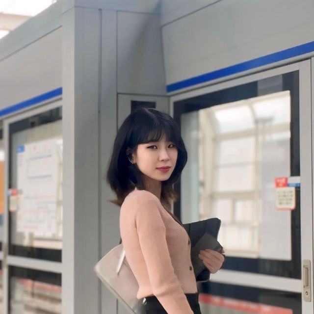 오정현 on Instagram: "#협찬 올풀림 방지와 힙업 기능이 있는 스타킹➰👀
#마른파이브 @marun5_official 

1️⃣ 4가지 컬러의 스타킹으로 내 피부톤에 딱 맞게 착용
: ‘아이보리 / 내추럴 / 커피 / 블랙’ 컬러가 준비돼 있어요.

2️⃣ 다양한 사이즈로 체형에 구애받지 않고 누구나 착용 가능
: ‘S/M, M/L, XL/XXL’ 사이즈로, 어떤 몸매든 예쁘게 입어요.

3️⃣ 올풀림 방지와 힙업 기능이 있어서 더 편하고 예쁘게!
: 스타킹 입을 때나 세탁할 때, 올풀림 걱정이 많죠. 올풀림 방지가 되기 때문에 편하게 입고 벗을 수 있을 뿐더러 세탁도 걱정 없이 가능하겠어요. 또, 힙업 기능이 있어서 S라인 만들기도 더 좋아요 😋♥️

스타킹 맛집, 마른파이브와 함께 어여쁜 각선미 뽐내보아요 🫶

#광고#마른파이브#이너웨어#언더웨어#빅사이즈속옷#편한속옷#마른파이브스타킹#스타킹#넉넉스타킹#여름스타킹#힙업스타킹#스타킹10D#빅사이즈스타킹#스타킹추천#여름코디#치마코디#살색스타킹#살스#교복스타킹#학생스타킹#직장인스타킹"