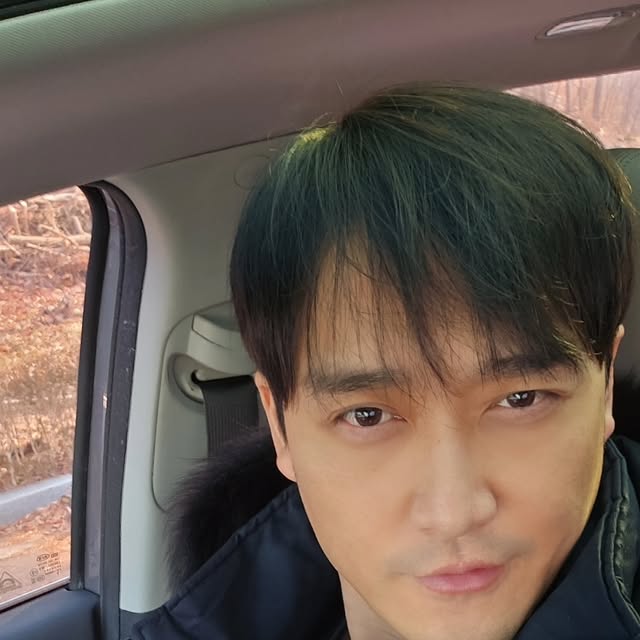 Kim YI | 패션 • 여행 • 자동차 • 운동 • 모델 on Instagram: "#광고 #상아제약 #6년근홍삼정데일리타임 @sanga_pharm [상아제약 #홍삼정 데일리 타임] 100%국내산 6년근 고려홍삼의 진한 맛 홍삼정