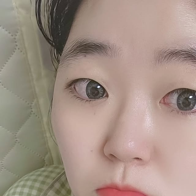 윤슬 | 홈카페☕️ 홈쿡🍲 리뷰맛집 살림찐템 공유‼️ on Instagram: "#광고
어머나 CJ가 또 일냈다구요🙄🙄

CJ제일제당이 스팸과 백설 브랜드와
콜라보하여 팝콘 스낵류를 출시했어요‼️

스팸과 팝콘의 조합 미쳤다
허브솔트와 팝콘의 완벽한 조화❤❤

바삭바삭한 팝콘의 식감은 물론이고
짭쪼름함에 감칠맛까지 최고예요✌✌

이 조합을 누가 생각했을까요 ㅎㅎ
진짜 하이볼한잔하면서 먹다보니
진짜 한봉지 순삭 각 넘 맛있잖아요🤭🤭

이거 편의점가면 보이면 무조건 사세요
아이간식부터 맥주안주까지 호불호없이
정말 넘 맛있어서 추천드릴께요👍👍
.
.
.
#팝콘 #CJ #신상 #스팸"