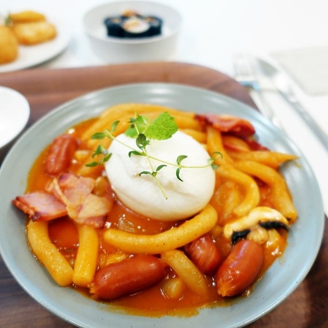 🍳✨ 2025년 새해에는 요리 실력이 한층 더 성장하길 바라요!

양식부터 🥩, 베이킹 🍰, 한식 🍚까지 다양한 요리를 시도하며, 
가족과 친구들에게 맛있는 한 끼를 선물할 수 있는 사람이 되고 싶어요.

요리 클래스를 통해 배운 스킬들을 활용해
나만의 레시피를 만들며, 매일 조금씩 발전하는 
제 모습이 너무 뿌듯합니다.

새해에는 더 많은 요리를 도전하며, 
맛있고 행복한 순간을 만들어가고 싶어요! ✨💪

#한화투자증권 #한화투자증권_연금이자란다