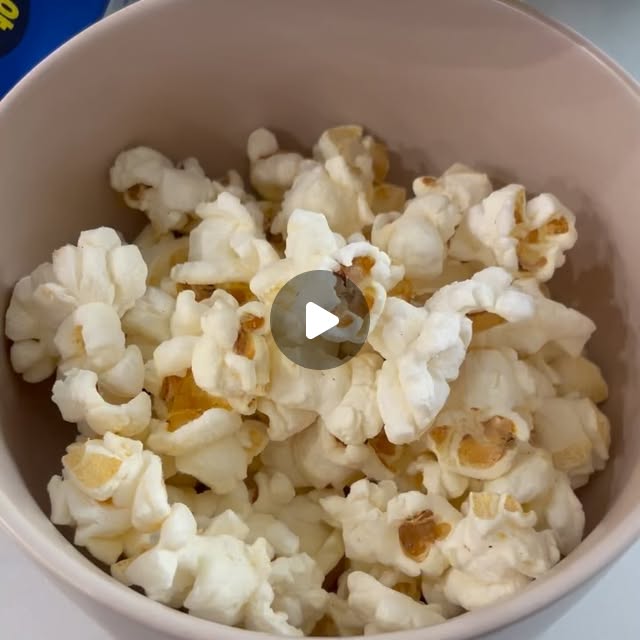 효동이네 ૮⍝• ᴥ •⍝ა on Instagram: "#협찬

바삭팝콘 스팸맛과 허브솔트맛🍿

CJ제일제당에서 스팸과 백설 브랜드와 
콜라보하여 팝콘 스낵류를 출시
스팸과 팝콘, 허브솔트와 팝콘의 완벽 조화
바삭바삭한 팝콘 식감이 👍🏻

한 봉지로 아이들 간식부터
맥주 안주로 먹기 좋은 과자🥤🍻

૮⍝• ᴥ •⍝ა ~❥ @cj_basakchip

#팝콘 #CJ #신상 #스팸 #광고"