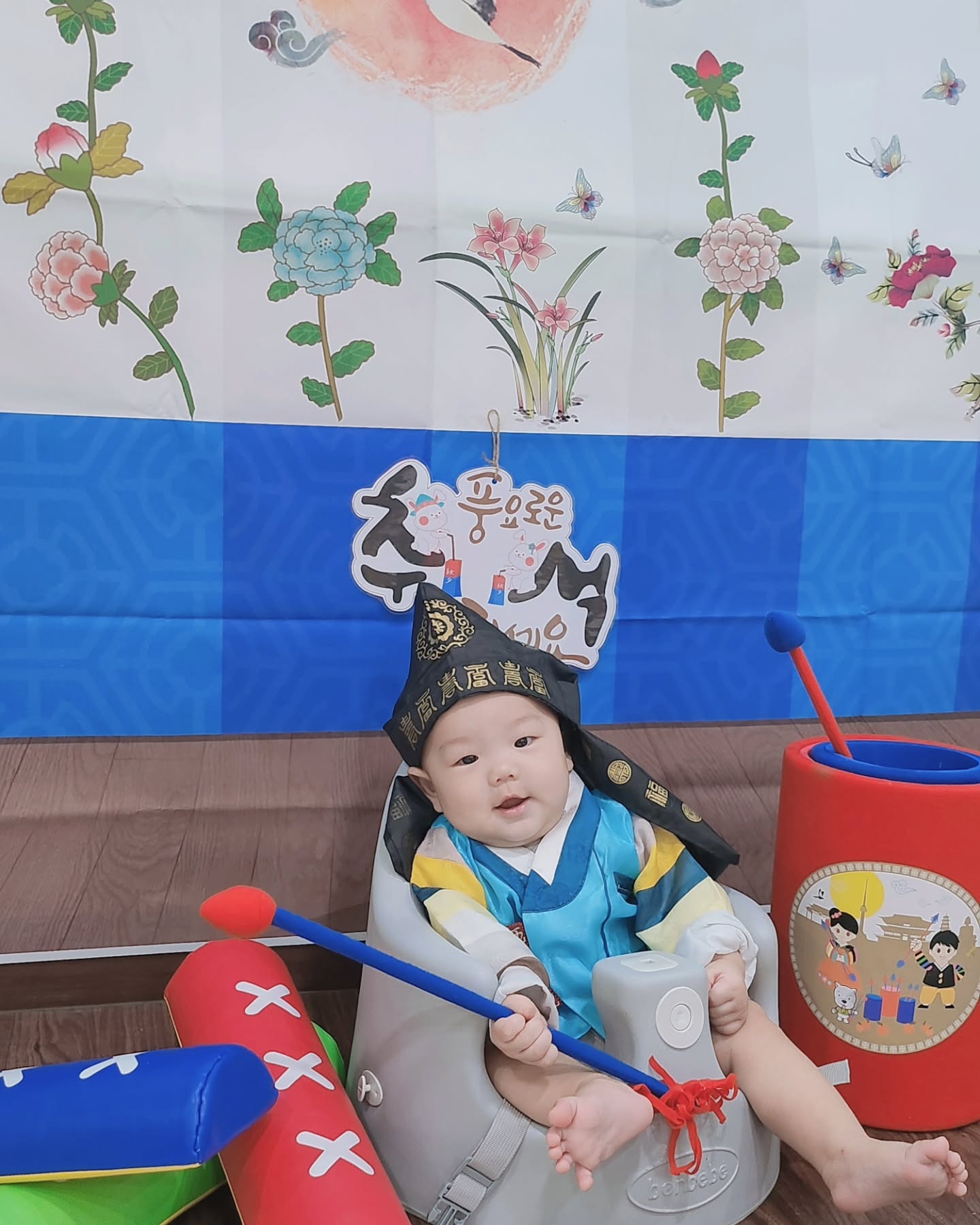 이안이 얼집에서 첫 추석 🙇‍♂️🙇‍♀️ 

너무 귀여운 내새끼 따랑해 😭