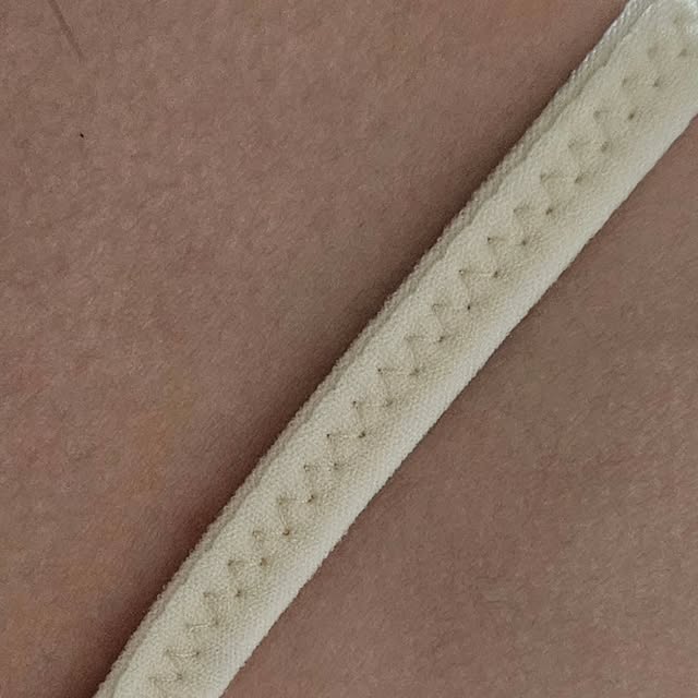 kim ji hyun on Instagram: "#협찬이지만, 날씨가 더우면 속옷도 얇게 입어야죠? 하늘 인견 브라캡나시는 여름에 입기 좋은 가볍고 시원한 속옷으로
 레이온(하늘인견) 폴리우레탄
 혼방 안감(컵) 폴리에스터 100% 소재예요

하늘인견
하늘인견은 자연에서 유래한 레이온사로 제작된 천연섬유로 통기성이 우수하여 피부를 숲 쉬게 도와주며 습기 투과성이 높아 최적의 피부 환경을 조성하여 줍니다.
특히, 민감하거나 예민한 피부에 좋은 소재라서 중.고등 청소년이 입기에도 좋은 인견브라캡 나시라서 추천해요

NO 포름알데히드
NO 아릴아민
NO 알러지성 염료

올 여름 속옷부터 시원한걸로 바꿔보세요

@marun5_official

#광고 #마른파이브 #이너웨어 #언더웨어 #빅사이즈속옷
#편한속옷 #여름코디 #마른파이브나시 #브라캡나시
#인견나시 #인견슬리브리스 #인견속옷 #여름속옷
#마른파이브캡나시 #마른파이브속옷 #캡나시
#나시코디 #속옷추천 #여성속옷"