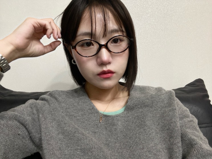 모먼트어스 아이웨어 리뷰 데일리 룩의 완성도를 높여주는 모던 감성 안경