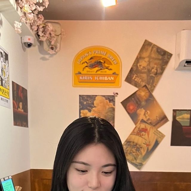 강지영 on Instagram: "#광고 #밤토리 

휴일없이 주7일 영업하는 성수동 야키토리 맛집 ”밤토리“
저는 야키토리 8종세트와 기린이치방 생맥주+레몬 사와를 주문했는데요!
2차로 오면 실패없을 야키토리 맛집으로 인테리어도 예뻐서 데이트코스로
추천 드립니다✨

#성수술집 #성수동맛집 #성수이자카야 #밤토리 #성수동야키토리 #뚝섬역술집 #성수동술집 #서울숲술집 #뚝섬역맛집 #성수핫플 #성수동이자카야"