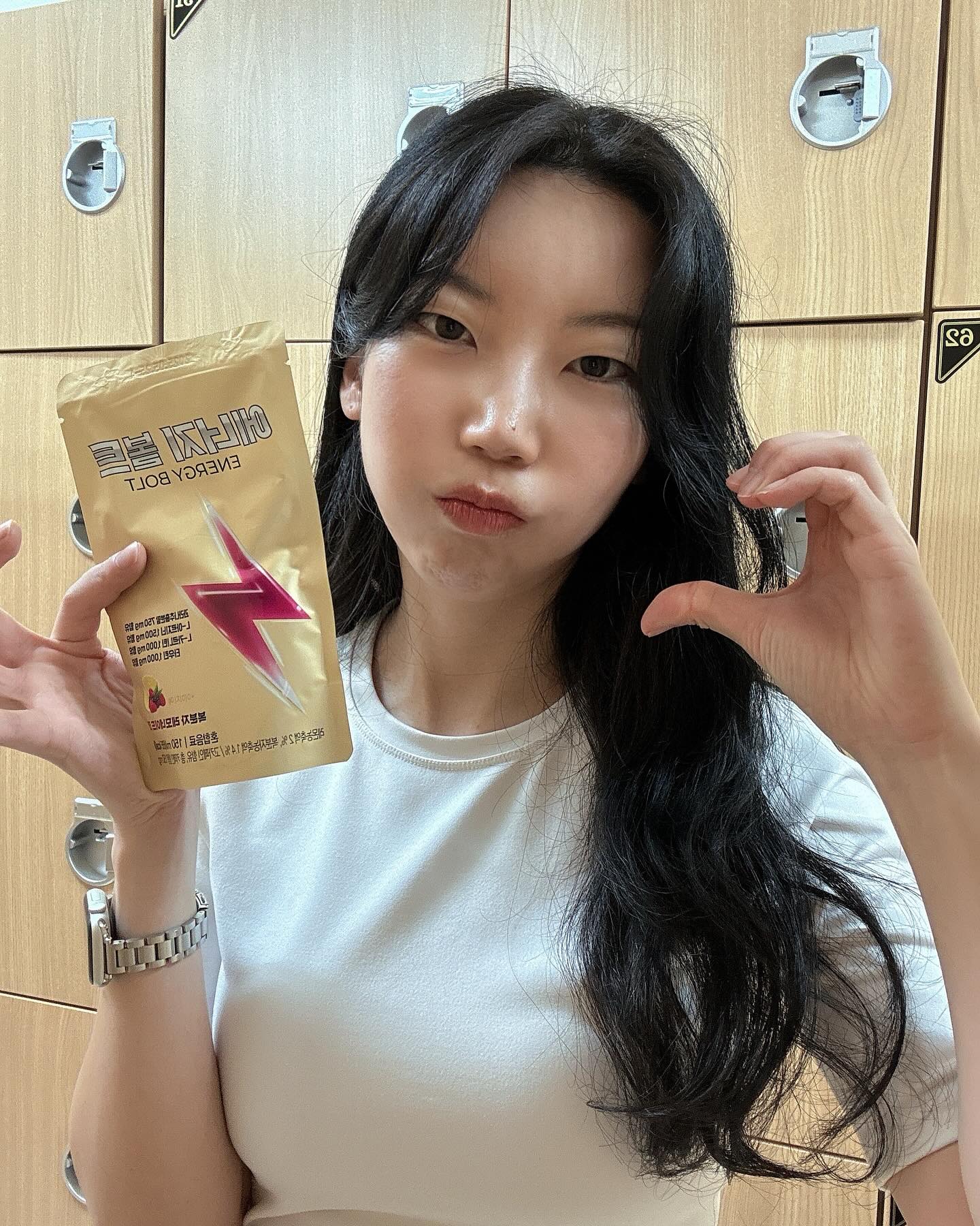 운동계정 l 밈점미는 문돔 줌 | #협찬 오운완=오민정운동완료 안뇽! 오랜만에 피드로 찾아왔어요❤️‍🔥 저는 요즘 잠자는 시간 아껴가며 열심히 사는 중이에요🤗 ‘오늘도 밤샜다.’ 라는 tmi 뿌리면서 그 원동력이 되어주는! 요즘 나의 에너지 부스터… | Instagram