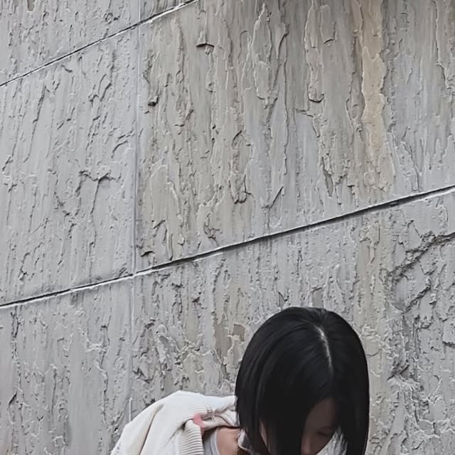Dain on Instagram: "안녕하세요. 초코송이 입니다 ^_^

@osawa_official Jay Neck Scarf Knit-Gray 
https://osawa.co.kr"