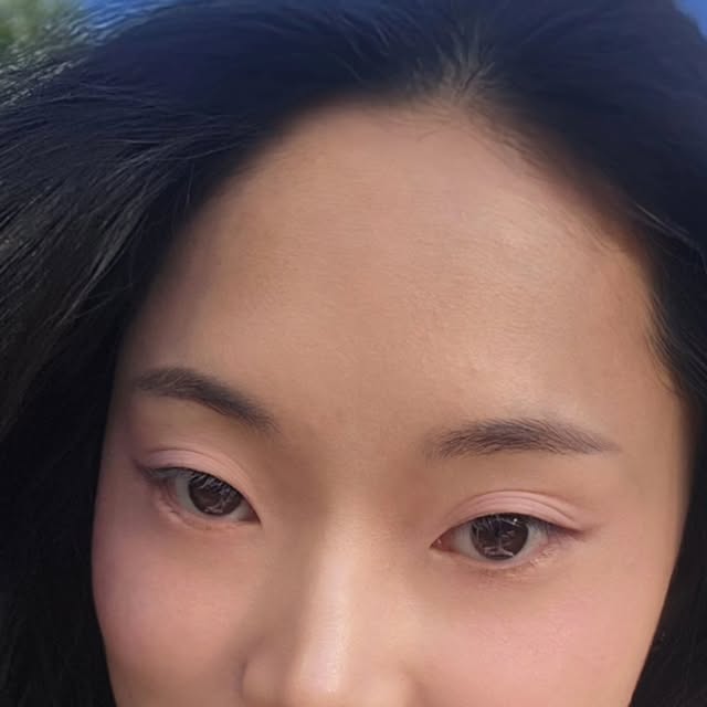 연주 on Instagram: "#광고 셤 기간이라 정신은 없지만.. 호다닥 하이라이터를 놓칠 수는 업써! 새로 산 2aN 하이라이터 발랐는데 진짜 예쁘게 올라가서 놀람🙊 '광'이 아니라 '빛'이 도는 느낌...?