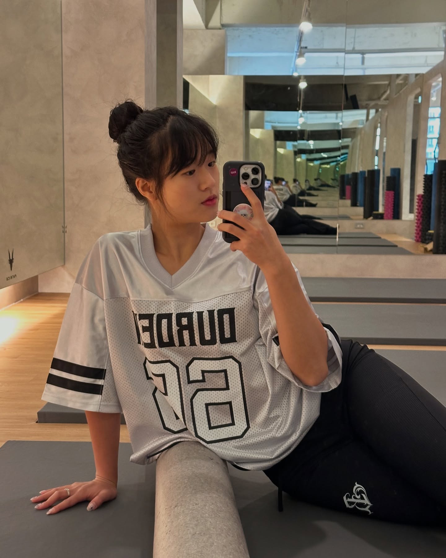 올해 마지막 주말 안녕...!
새해되면 다될줄 알고 손놓고 있지말고
약속없으면 있어도 짬내서 틈틈히 운동하는 습관을 들이시길!

예쁜 운동복을 입는게 생각보다 큰 역할을 한답니다🧸
맨날 회원복만 입지말고 가끔은 예쁜 짐웨어 입어보삼🙆🏻‍♀️ 진짜임
durden.co.kr #더든#오운완#짐웨어#짐웨어추천