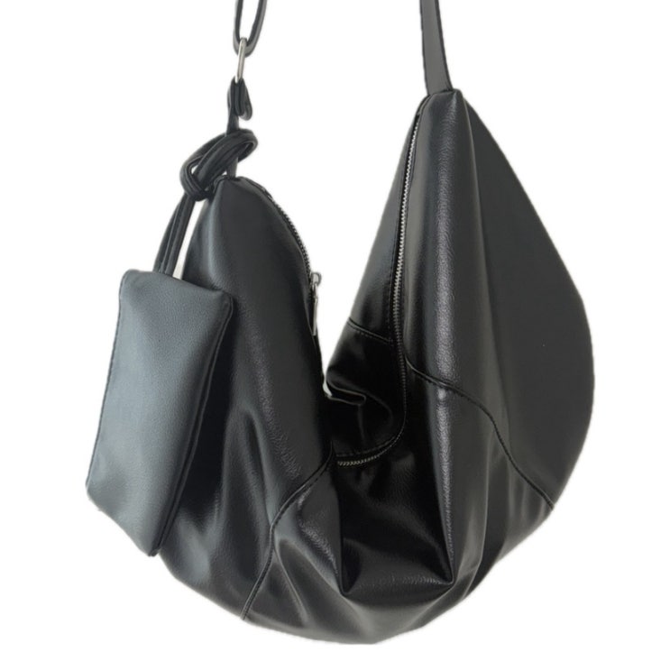 편안함과 실용성을 모두 담은 [오사와 엘로아 레더 크로스백]사용 후기👜🖤