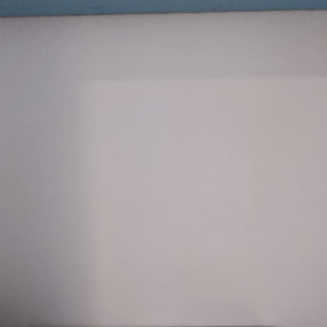 이루안 on Instagram: "#협찬 요즘 가장 자주 사용하는 무선 이어폰, SMIRIA이어폰을 소개할게요. 심플 디자인과 가벼움 🏷

SMIRIA는 착용감이 특히 마음에 들었어요. 귀에 자연스럽게 밀착되면서도 오래 착용해도 부담이 없고, 운동할 때도 안정적으로 잘 고정돼요. 케이스도 슬림해서 가방이나 주머니에 쏙 들어가 휴대성도 최고예요.

🔊🎶🎵🎶 음질은 고음과 저음 밸런스가 좋고, 베이스가 강조되어 음악 감상 시 더욱 풍부한 사운드를 느낄 수 있었어요. 영상 볼 때 싱크도 정확해서 몰입도가 높고, 통화 시 주변 소음을 잘 잡아줘서 제 목소리도 깨끗하게 전달됐어요.

배터리도 오래가요. 이어폰만으로도 충분한 사용이 가능하고, 케이스까지 합치면 하루종일 사용해도 문제없어요. 충전 속도도 빠르고 무선 충전까지 지원되니 더할 나위 없어요.

SMIRIA이어폰은 페어링도 빠르고 터치 조작도 직관적이에요. 노이즈 캔슬링 기능과 주변 소리 듣기 모드도 지원돼서 다양한 환경에서 유용하게 사용할 수 있었어요.

운동할 때, 출퇴근길, 카페에서도 늘 함께하는 이어폰! SMIRIA는 학생, 직장인, 운동 좋아하시는 분들께 특히 추천드려요.

#광고 #SMIRIA이어폰 #SMIRIA블루투스이어폰 #이어폰추천 #이어폰 #무선이어폰 #SMIRIA #블루투스이어폰"