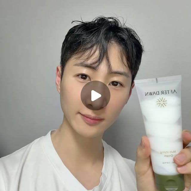 최대한🇰🇷 on Instagram: "#협찬
아무리 예쁘게 드라이해도 금방 처지는 머리, 왁스의 끈적임이 싫었다면 #애프터던 #멀티스타일링크림
-
드라이 전 바르면 모발 한 올 한 올 코팅하듯 부드럽게 감싸주어 드라이 후 볼륨과 컬감을 탄탄하게 고정해 줘요. 처진 모발의 볼륨은 탄탄하게 살려주고, 펌 컬감까지 탱글하게 잡아줘서 외출 전 필수템이에요. 딱딱하게 굳지 않고 자연스럽게 결이 살아나서, 매직이나 펌으로 손상된 얇은 모발도 하루 종일 스타일을 유지할 수 있어요. 푸석했던 머릿결이 하루 종일 윤기 있고 세련된 스타일로 유지돼서 좋아요! @afterdawn.kr"