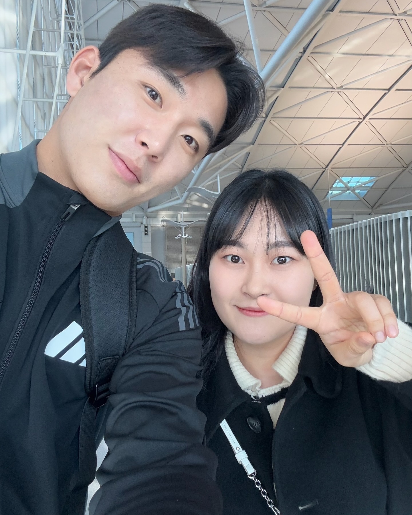 ⠀ 
손가락에 타투를 본 째용
시켜줘 박재용 명예요리사👩🏻‍🍳