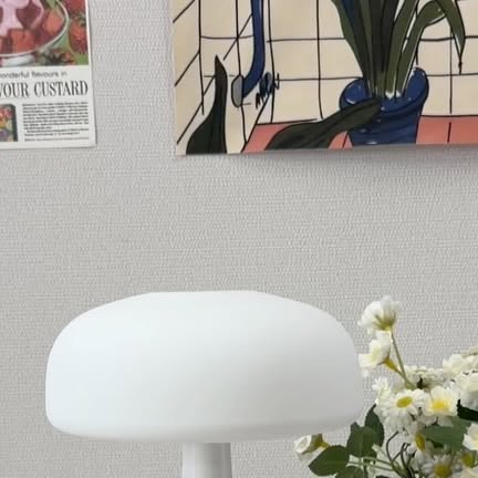 여원 하우스🍀행복한 일상 on Instagram: "#광고 빗소리 + 은은한 무드등으로 집안이 완전 힐링 카페 느낌!
플러스웨이 빗소리 가습기, 요즘 내 최애템 등극~

물 채우고 전원 켜면 바로 빗소리와 빗방울 소리가 나오는데, 조명까지 은은하게 깔리면서 집안 분위기가 완전 카페 느낌으로 변함 ㅋㅋ 분무 기능도 생겨서 공기도 촉촉해지고, 무드등만 있는 느낌이 아니라 진짜 가습기 역할도 하더라구. 청소도 하단 분리가 가능해서 간편하고, 물이 샐 걱정도 없어졌어.

물결이 찰랑이는 모습까지 감상 가능
빗소리 + 빗방울 소리로 마음 안정
기존보다 실질적 가습기 기능 강화
하단 분리 가능, 틈새로 물 샐 걱정 최소화
집, 사무실, 힐링 카페 분위기 연출 가능

빗소리, 은은한 조명으로 
시청각 힐링, 분무 기능까지 있는 실속 가습기! 
청소 편리하고 인테리어 효과까지 챙길 수 있는 감성템이라
간단하게 집 분위기를 업그레이드 시키고 싶은 친구들은 꼭 사용해봐!

#감성가습기 #인테리어 #소품 #인테리어소품 #감성인테리어 #소품샵 #인테리어샵
#예쁜소품 #예쁜아이템 #꿀템 #잇템 #강추 #필수"
