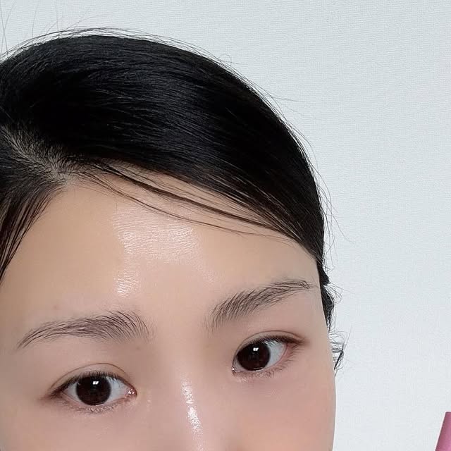 전혜경 on Instagram: "#광고 에이프릴스킨/ TXA 나이아신아마이드 토닝샷 99 앰플 에어프릴 스킨에서 출시한 신개념 바르는 미백 디바이스 앰플~!!🩷🩷 모공에 직접 꽂아 녹이는 잡