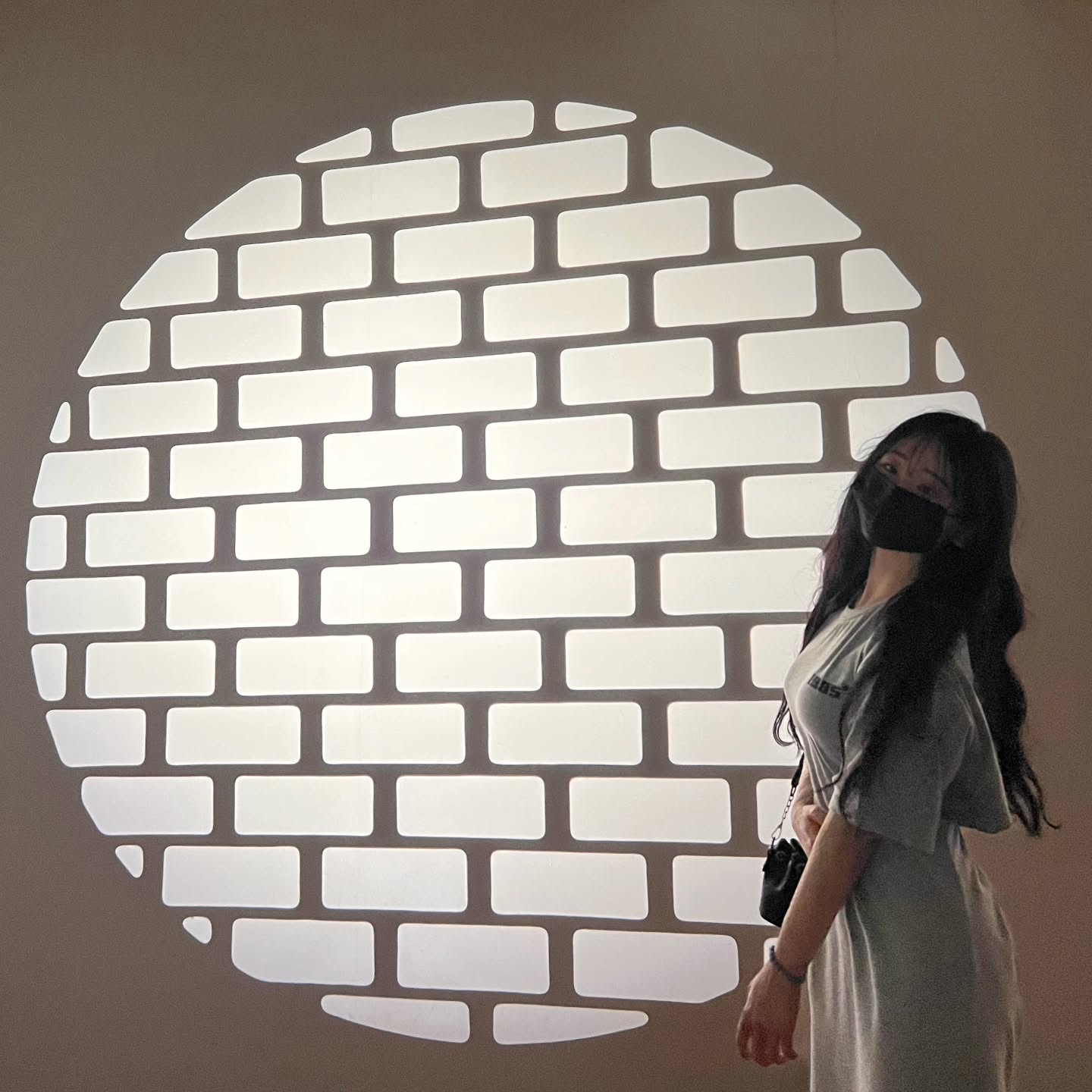 맹