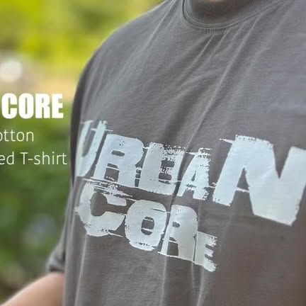 여행ㅣ집꾸미기ㅣ집사 ⋆◡̎⋆ on Instagram: "광고ㅣ어반코어 @urbancore_official_
.
.
프리미엄 원단 반팔 티셔츠
.
.
더운 여름에 입기좋은 차르르 원단과 핏에
자주 입게되는 어반코어 @urbancore_official_ 티셔츠 제품이다.

데일리로 입기좋은 헤더그레이 그레이
진그레이 3가지 색상과

무더운 날씨에도 쾌적하게 착용할 수 있는
항균 가공 티셔츠로 

세탁후에 차아를 느낄 수 있는데 높은 퀄히티와
늘어짐 없이 형태를 유지해준다.

235GSM의 프리미엄 코튼 원단으로
기능성 후가공과 워싱처리로 마감이좋은
어반코어 @urbancore_official_ 티쇼츠 만나보세요."