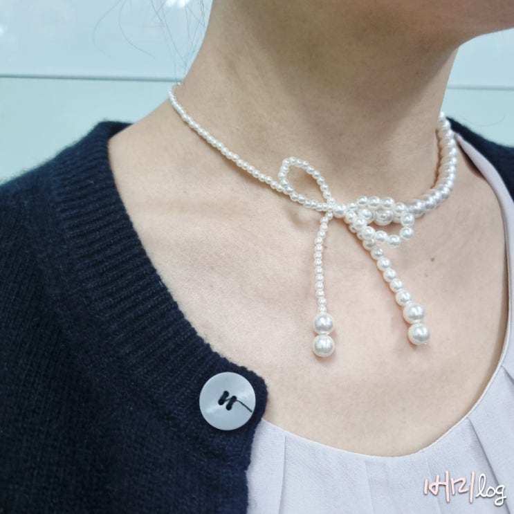 리본진주목걸이로 포인트 주기 지그레이스