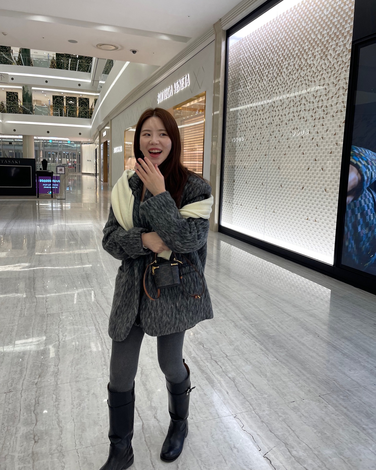 호호호 설이 다가오고 있오..🤭 ღ'ᴗ'ღ
자켓위에 가디건을 걸치니깐 또 다른 느낌이라지이

#여자데일리룩 #자켓코디 #봄자켓코디 #봄자켓 #결혼식하객룩