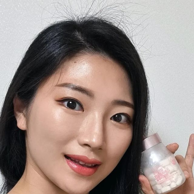 쏘쏘 on Instagram: "#광고 내년에도, 내후년에도 계속 어릴 것만 같았던 20대가 다 지나고 이제 앞자리가 3으로 바뀌니 훅 늙은 너낌... 심지어 사람 한 명 만들고 나니 진짜 낯빛에 그림자가 씨