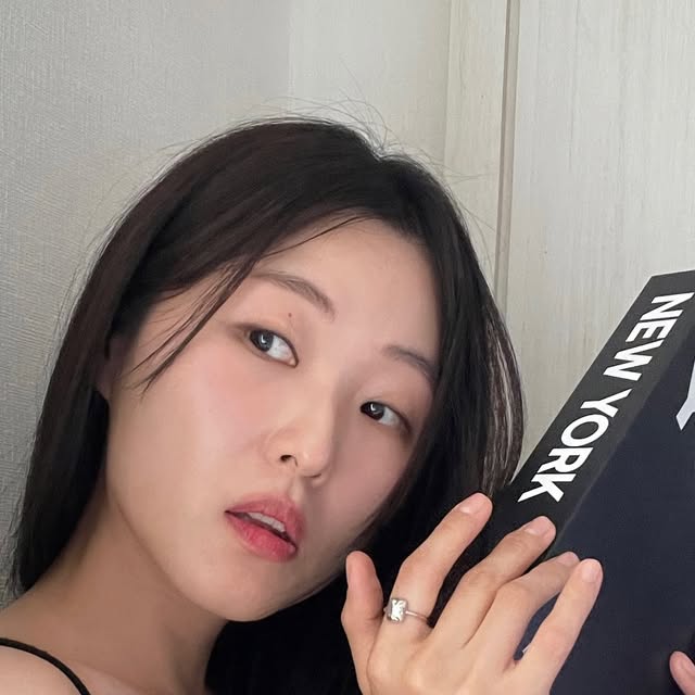 비비엔 ღ on Instagram: "#광고 @tirrlirr_official
#티르리르 가 새롭게 리뉴얼 및 단독상품이 출시되었어요!여름엔 특히 주얼리를 많이 착용하게 되잖아요~
기존 티르리르와는 다른 고급스러운 이미지와 제품들도 많아서 악세사리 찾으신다면 추천해요:)

#29CM #무신사 #실버반지 #실버주얼리 #실버목걸이 #silver #실버"