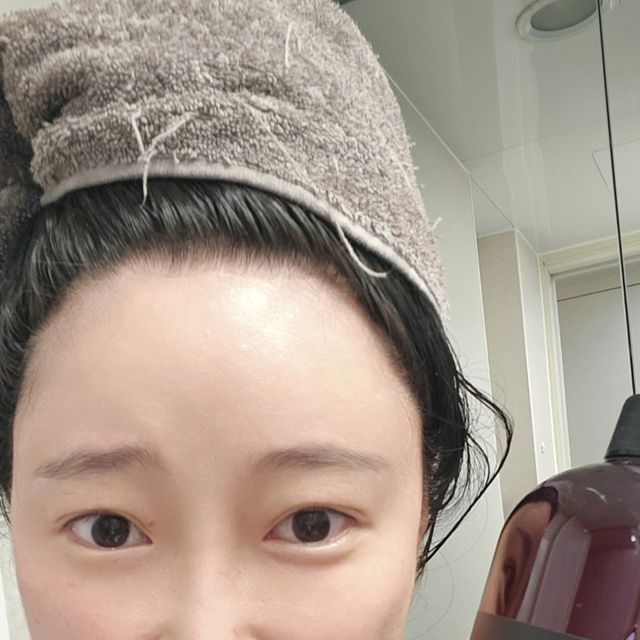 소정❣❣ on Instagram: "#광고 탈모예방에 좋은 샴푸 추천해드릴게요!👋 사용을 딱! 했을때 두피가 청량했어요 각질이 떨어져나가는 느낌! 향도 너무향기로웠답니다👍 용량도 넘쳐나서 두고