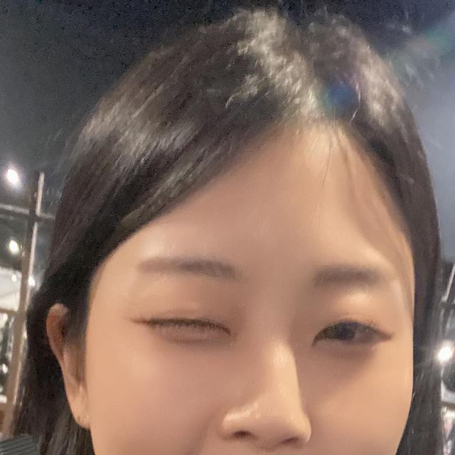 가좌동헬스장 | 가좌동pt | 터닝포인트짐 정혜린TR on Instagram: "커피 마시면서 살을 뺄 수 있다??? 
이름 그대로 허리 쏘옥 빠지는 아메리카노~~~
가르시니아 성분이 들어간 단맛없는 아메리카노라서 
탄수화물이 몸에 흡수되는걸 막아줘요! 

여름엔 커피를 물처럼 마시게 되는데 
노출 많은 여름 되기전에 미리미리 먹고 관리해야죠 

일반 식품 아니고 식약처에서 인증받은 다이어트 건강기능상품❤️ 
체지방 내장지방 감소에 효과적이라 라인 관리에 좋아요

구수한 아메리카노 맛에 얼음에도 잘 녹아서 
먹기도 간편하고 휴대하기도 좋은 다이어트 아메리카노 
지금 16500원에서 9900원으로 할인 중이에요 
@healthouse365 
위 계정에서 확인해보세요 !! 

#광고 #허리쏘옥다이어트 #다이어트보조제 #다이어트커피 #탄수화물컷팅제 #가르시니아 #칼로리컷팅제 #체지방컷팅제 #뱃살빼는법 #유지어터 #다이어트음료 #직장인다이어트"