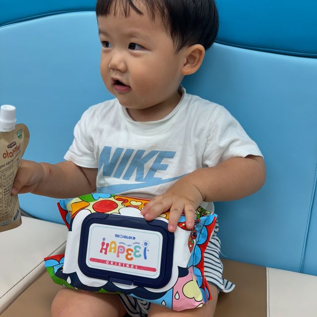 멜리사 on Instagram: "#광고 #해피아이물티슈 우리 제민이에게 쓰는 순한 물티슈 해피아이 물티슈 엄청순한 물티슈로 피부에 트러블 걱정없는 순한 물티슈예요! 민감한 피부인 아이들이 써도