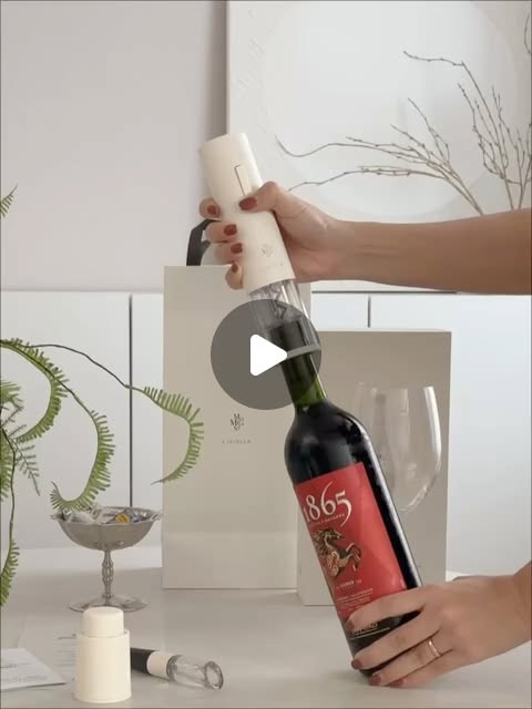시시홈💡아기가사는집 l 집꾸미기 l 육아템 | #광고 집들이 선물 추천 🎁

와인오프너부터 스토퍼, 푸어러, 호일커터까지
필요한 구성이 한 번에 들어 있는
리비엘라 모먼트 전동 와인오프너 세트 🍷

버튼만 누르면 코르크가 쏙 빠져서
힘 들일 일 없이 편하게 오픈되고
와인 따는 순간도 괜히 더... | Instagram