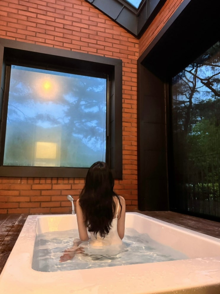 홍천 단체 펜션/감성 독채펜션 '피콕빌리지' 방문 후기 (자쿠지+바베큐+계곡+카페)