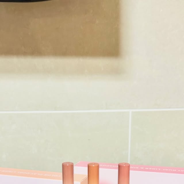 정 pink on Instagram: "#광고 투에이엔 신상 나왔어요!!
애교살 듀얼라이너, 파운데이션, 립제품😆
색감이 너무 이쁜거 아녜요?
색조화장품은 이제 투에이에만 써요🥰
기획상품도 있어서 빨리 방문해보세요~~!

 
#올영픽#올리브영추천템#올영필수템#러브버블컬렉션#롱웨어링파운데이션미니#컬러플레이듀얼라이너"