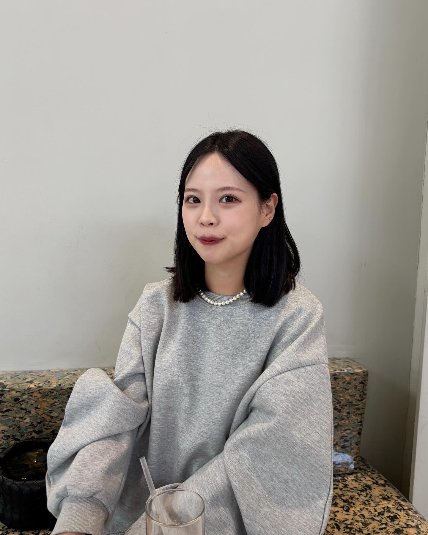 ୨୧ ⋆˚
1. 한때 내 피드 지분 80% 차지하던 찍사 작품
2. 사진 구도 이상하게 찍어서 혼나고 스테이크 안찍어서 혼난 내 작품
3. 은이가 분명 예쁘게 잘 찍어줬는데 짤려서 이상해진 ..